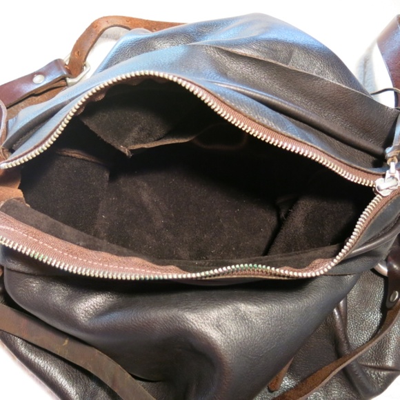 Dean. B29 Zip-top, stainless thimble Crossbody Leather Bag in Brown - Picture 5 of 10